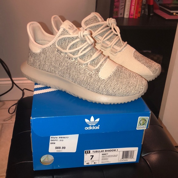 adidas tubular grade school